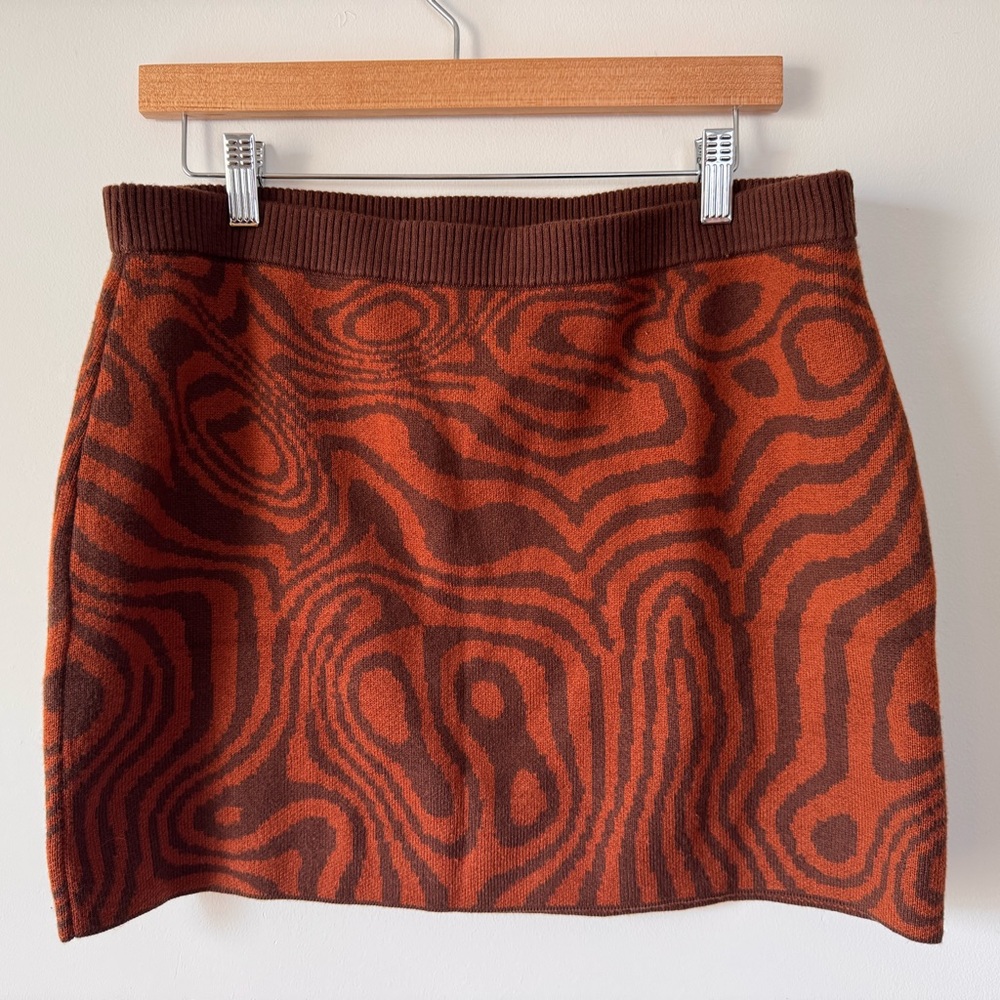 Brown and Orange Patterned Y2K Women's Skirt Size L